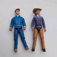 breyer reeves figure cowgirl & stable boy 2.5"
