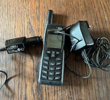 Iridium 9555 Satellite Phone Black lightly used new battery October 2025