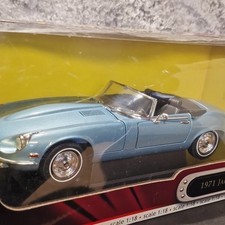 Road Signature 1/18 Scale Diecast - 92608 Jaguar E-Type V12 Blue Roadster