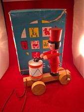 de jas wooden toys pull along