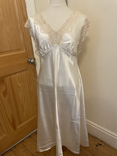 Vintage ivory nylon - nylon, plunge