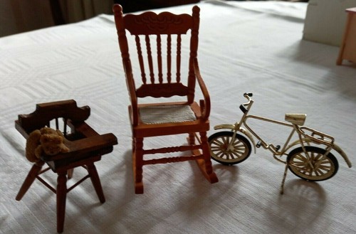 Unusual dolls house - house, items