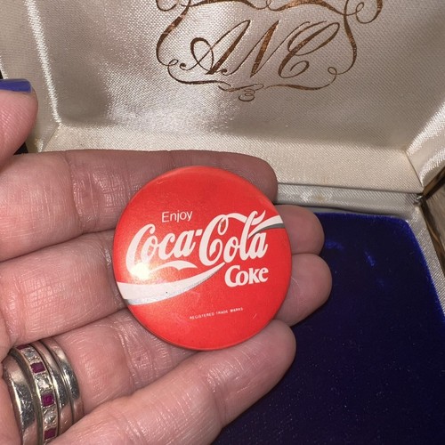 Coca cola vintage badge - vintage,