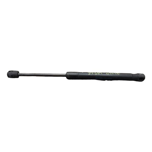 Audi bonnet struts line - bonnet,