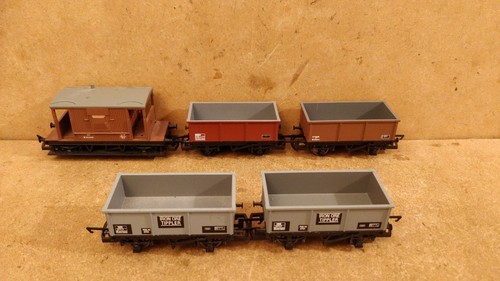 Hornby mineral wagons - 4, &