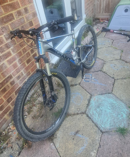 Full suspension giant anthem - suspension,