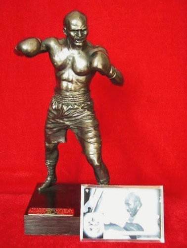 Evander holyfield statue - evander,