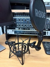 Rode SM6 Shock Mount and Pop