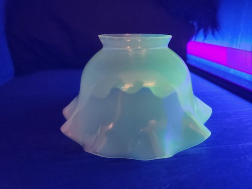 Vintage uranium vaseline glass - uranium,