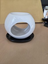 Wax Melt or Oil Burner. Looks Stunning With It's Main White Body & Black Stand.