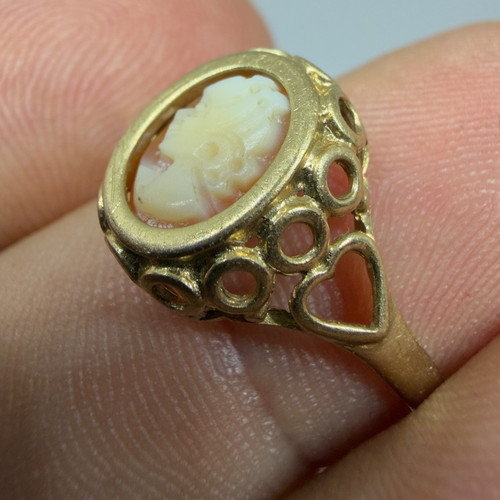 9ct gold cameo ring - gold,