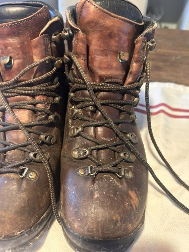 Scarpa walking boots size 8 - scarpa,