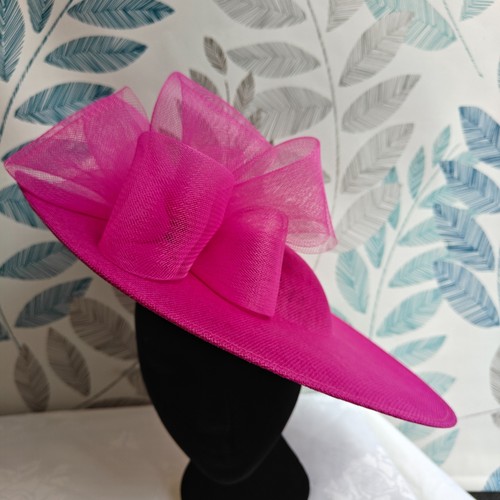 Dark pink bow flower wide - wide, brim