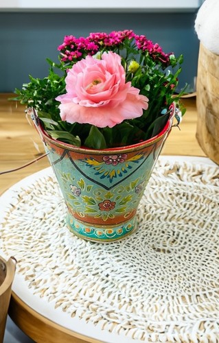 Floral planter vintage metal - floral,