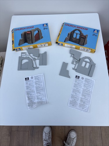 Italeri church door - 1:35,