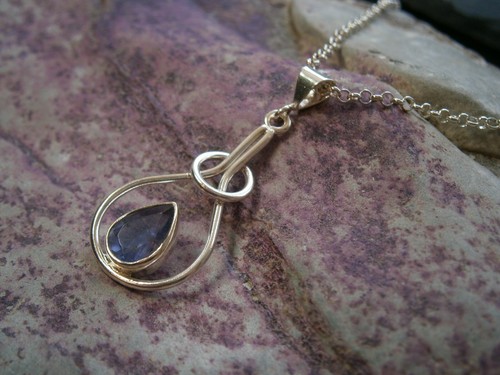925 sterling silver violet