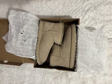 UGG Classic Mini II Boots – Women’s – Beige / Chestnut