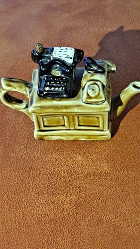 Paul cardew pottery - pottery, crime