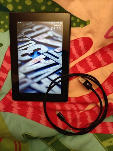 Amazon kindle fire tablet - amazon, hd