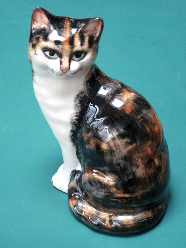 Babacombe pottery seated - seated, cat