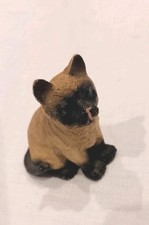 Small Ceramic Siamese Cat