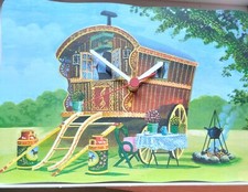 WOODEN WALL CLOCK WITH