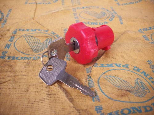 Fuel tank cap oil - ,