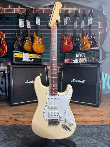 Fender standard stratocaster - standard,
