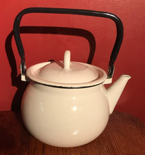 STROMSHAGA SWEDISH ENAMEL 2.5L STOVETOP KETTLE.  VINTAGE STYLE, FOLDING HANDLE.