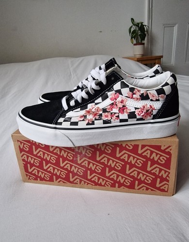Black white pink cherry - black,