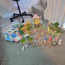 Sylvanian Families Primrose Park & Baby Windmill bouncy castle bathroom swings