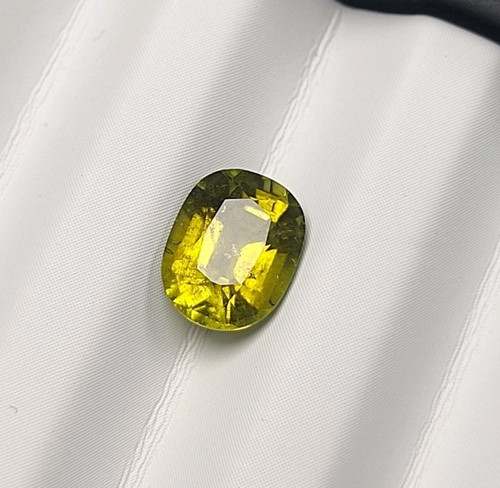 Aesthetic natural sphene - ct,