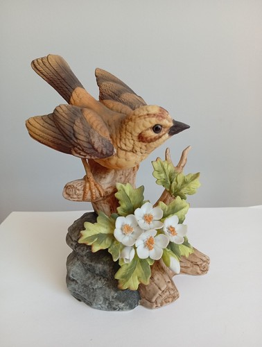 Fine porcelain bird kowa - by,