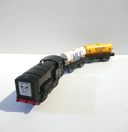 Tomy trackmaster train - tomy,