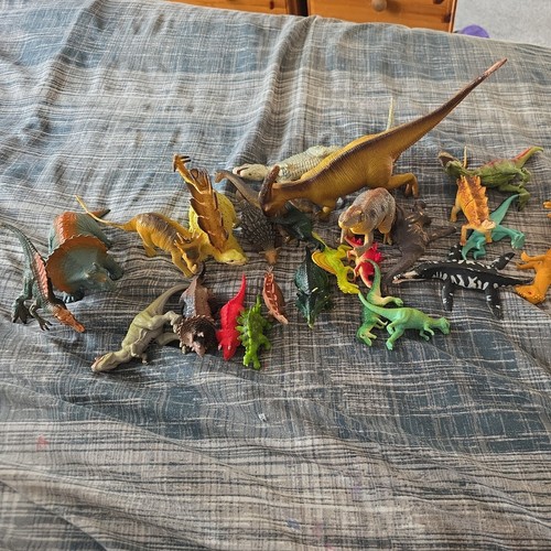 Dinosaur toy bundle figures - 26,