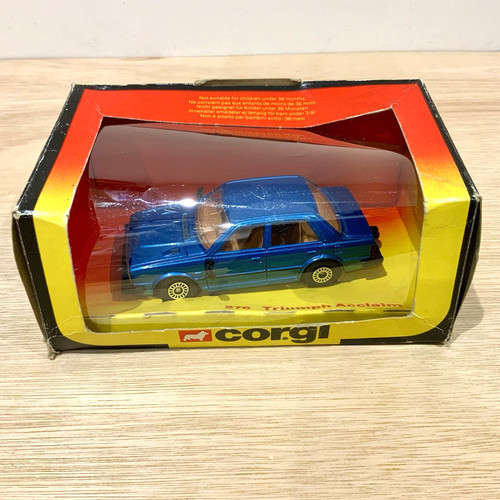Corgi triumph acclaim - corgi, ~