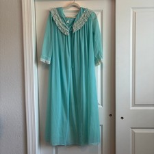 Vtg 60s ilgwu peignoir - ilgwu,