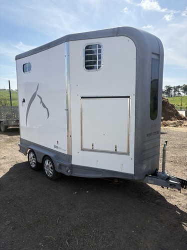 Equitrek horse trailer - horse,