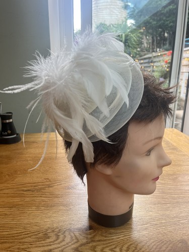 Beautiful cream fascinator - beautiful,