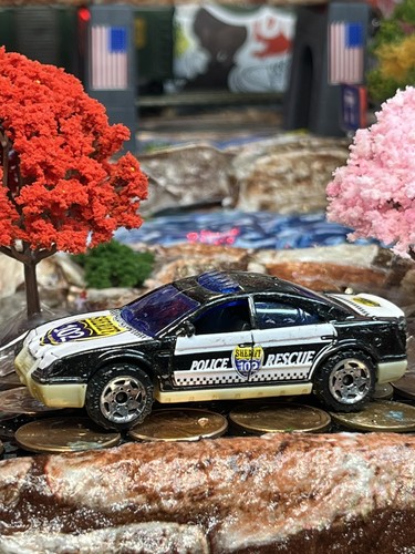 Matchbox 2001 police car - matchbox,