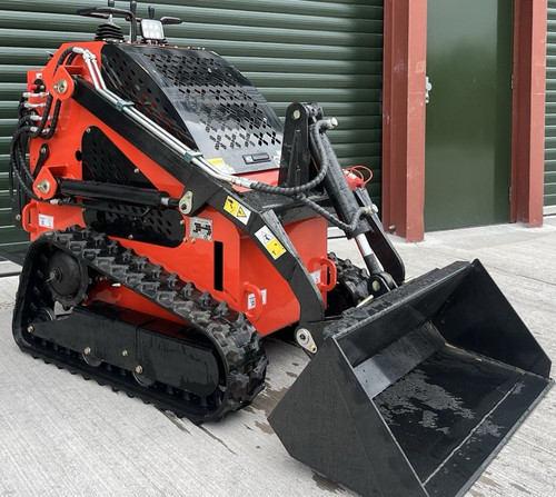 Red compact tracked skid - red,