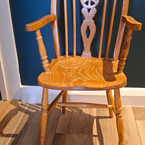 Wooden brown wheel back - brown,