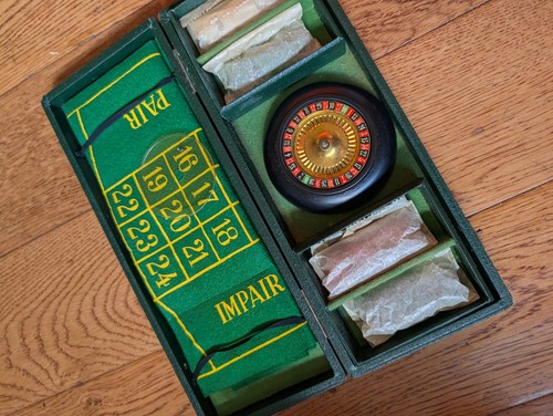 Vintage roulette set - vintage,