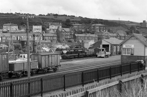 Photo youghal railway - railway, station
