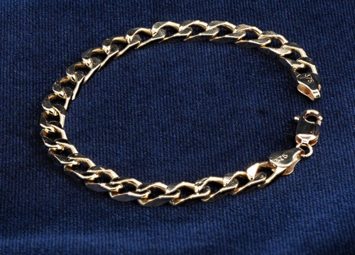 Solid 9ct yellow gold curb - 9ct,