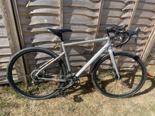 53cm medium raleigh mustang - medium,