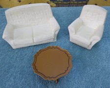 VINTAGE SINDY DOLL WHITE SETTEE & CHAIR SET
