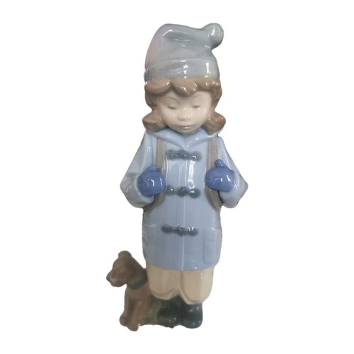 Nao lladro travelling girl - lladro,