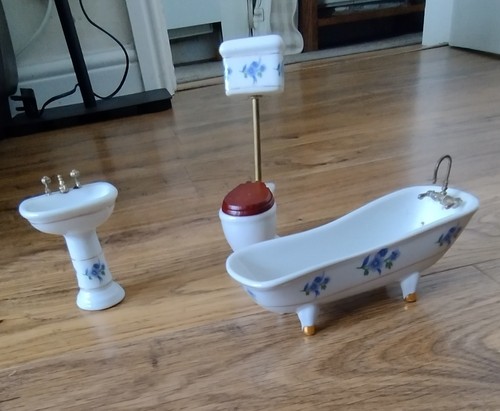 Dolls house bathroom set - dolls,