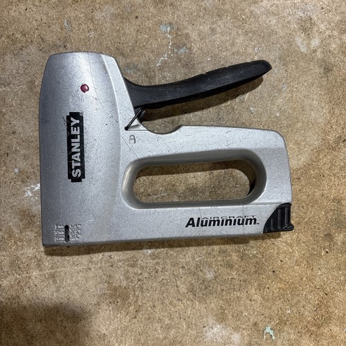 Stanley heavy duty - heavy, staple
